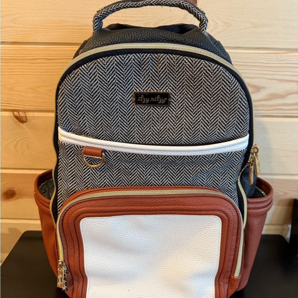 Itzy Ritzy Boss Plus Diaper Bag
